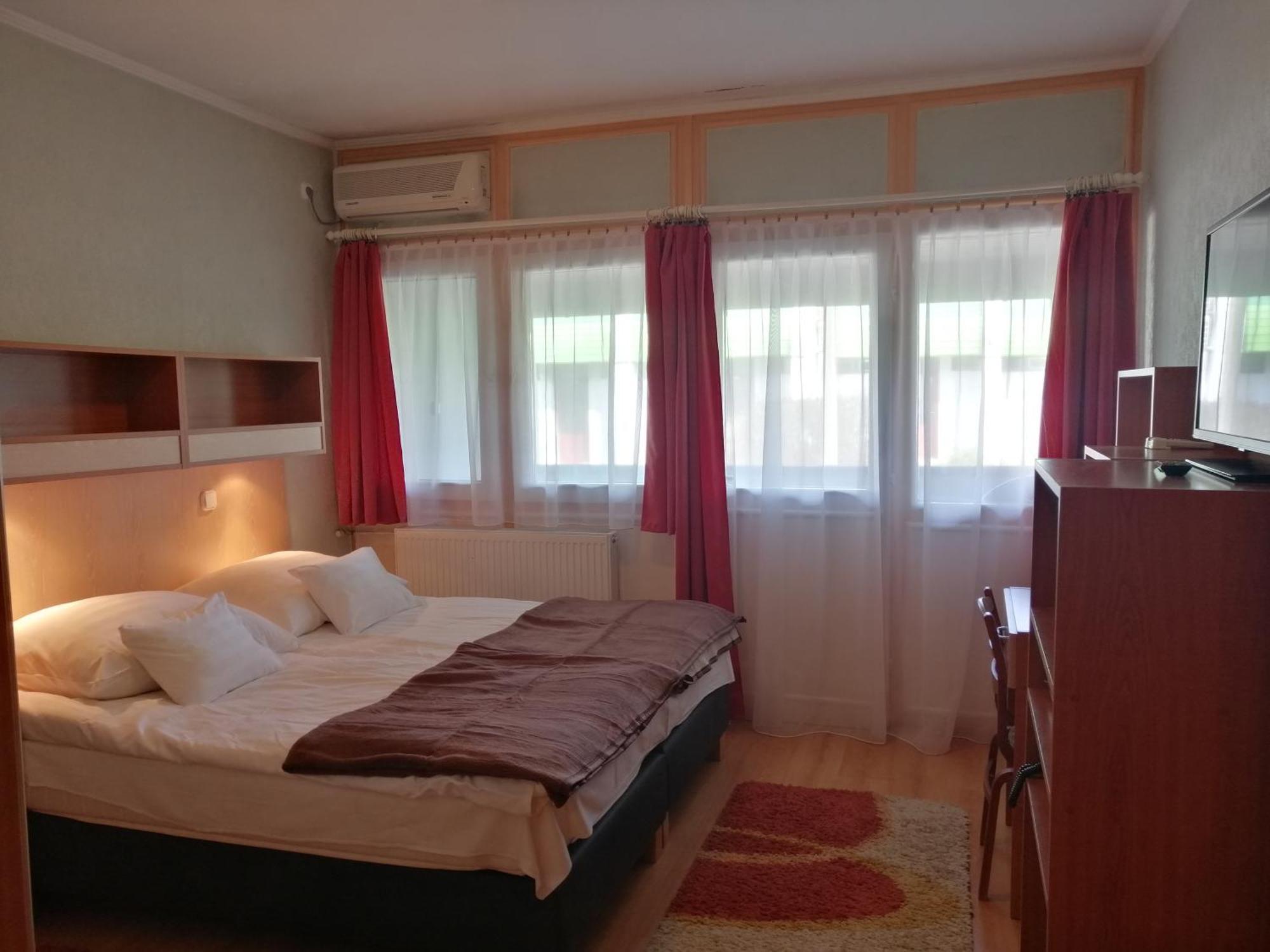 Hoforras Hotel 귤러 외부 사진