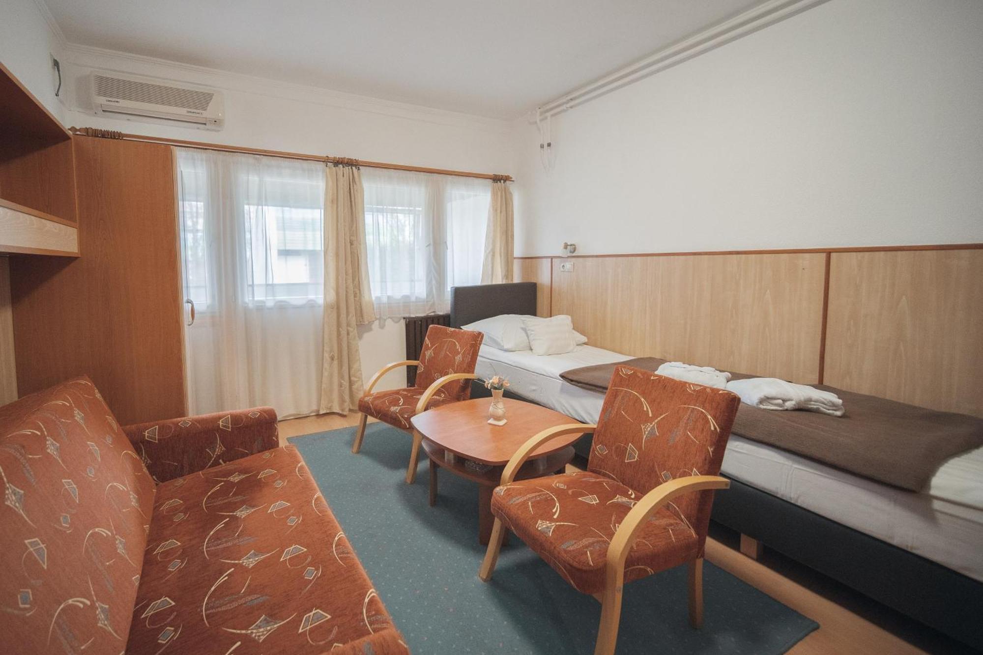 Hoforras Hotel 귤러 외부 사진